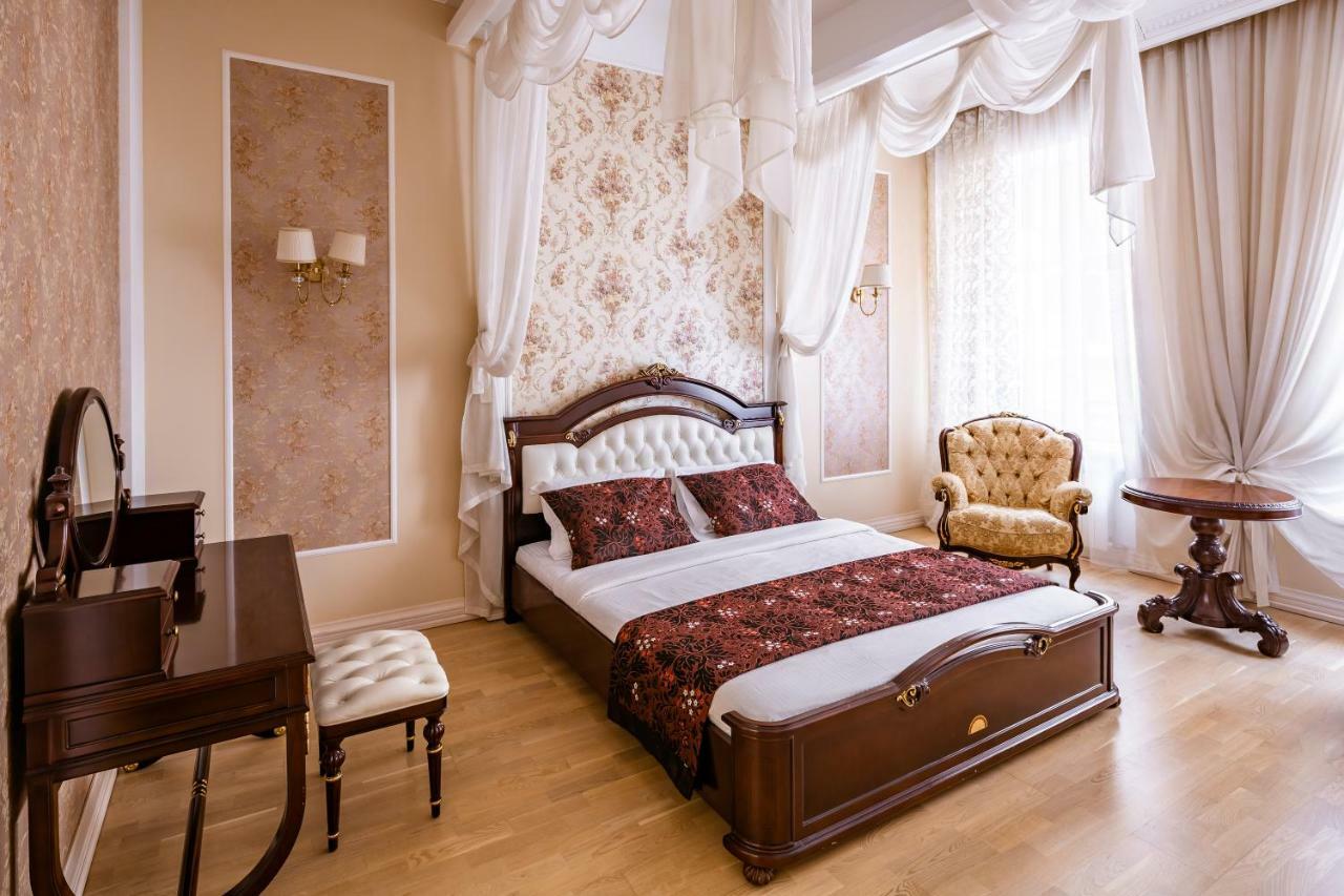 Romari Проспект Свободи 31 Lviv Exterior photo