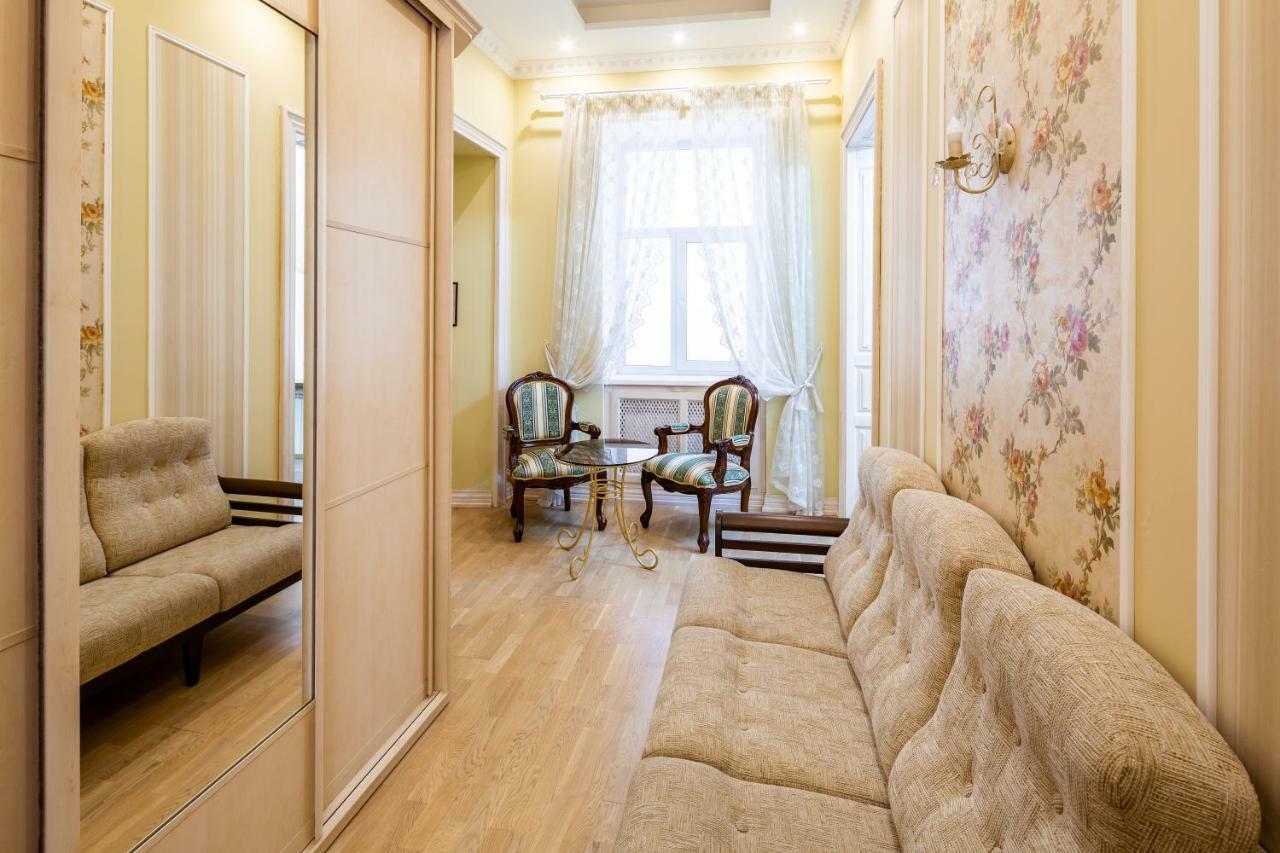 Romari Проспект Свободи 31 Lviv Exterior photo